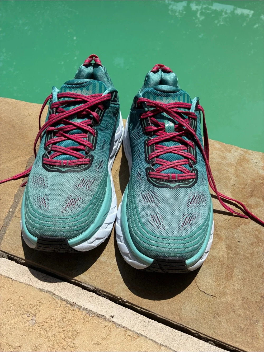 HOKA ONE Bondi 6 Teal/turquoise Running Sneakers Pink Accents w 10.5